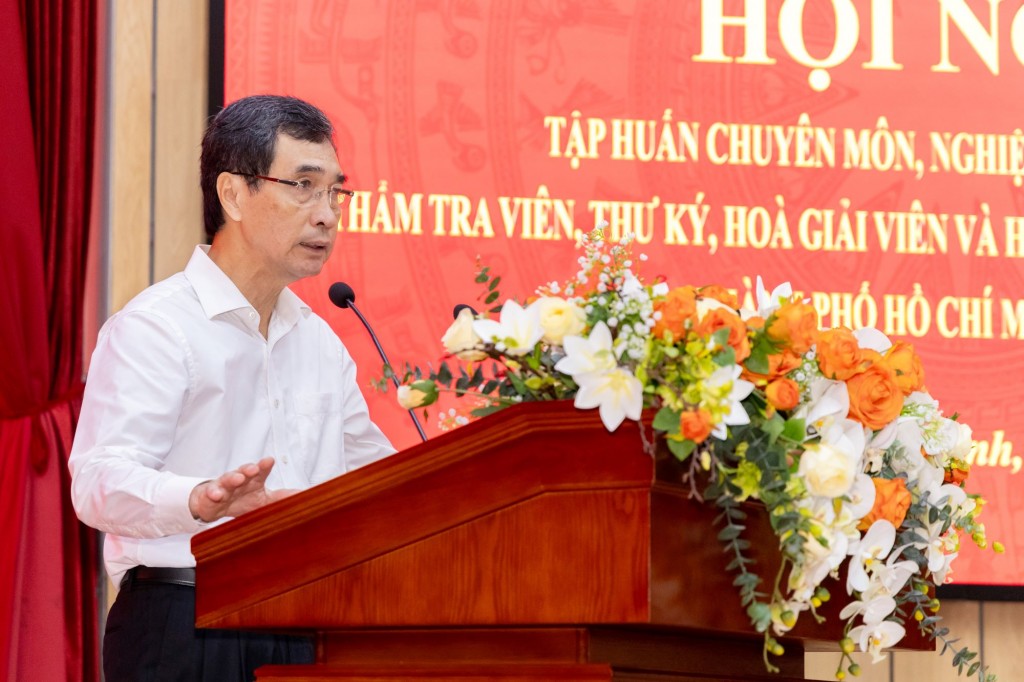 Ông Trần Việt Hùng, nguyên Phó Chánh Văn phòng Trung ương Đảng, Cố vấn cấp cao Hiệp hội Blockchain Việt Nam chia sẻ tại Chương trình
