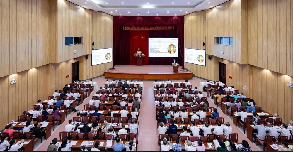 Hơn 1000 đại biểu tham dự tập huấn ứng dụng AI trong ngành tư pháp. ẢNH: THU HÀ trí tuệ nhân tạo