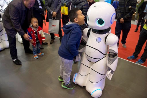 Trung Quốc tham vọng thống trị ngành robot sau làn sóng AI 1 scx2.b cdn.net gfx news 2016 11 robotsatcent