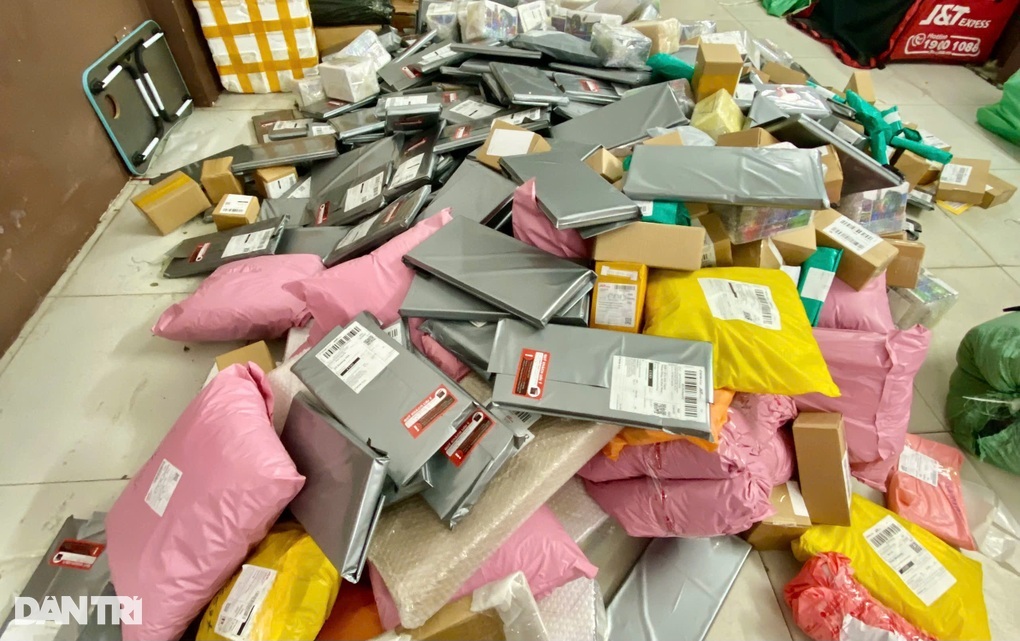 Shopee thu phí hạ tầng 3.000 đồng/đơn, người bán lo phải gánh chi phí lớn - 1 Shopee thu phí hạ tầng 3.000 đồng/đơn, người bán lo phải gánh chi phí lớn - 1