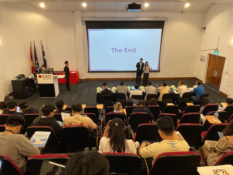 Cuộc thi dành được sự quan tâm của nhiều sinh viên tham gia. Ảnh: Phúc Uyên. sinh-vien-tranh-tai-y-tuong-kinh-doanh-ung-dung-ai-3.jpg