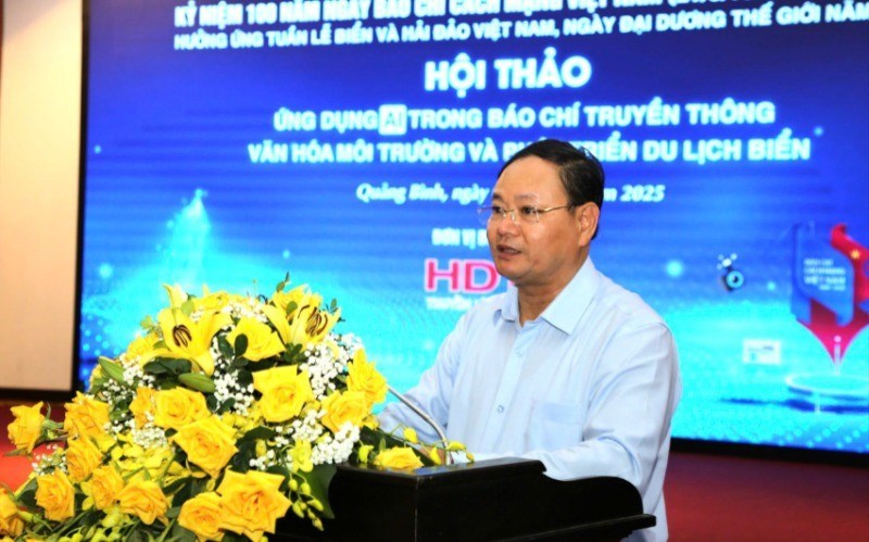 Hội thảo “Ứng dụng AI trong báo chí truyền thông văn hóa môi trường và phát triển du lịch biển” | Nhịp sống số 2 Thứ trưởng Lê Minh Ngân phát biểu tại hội thảo.