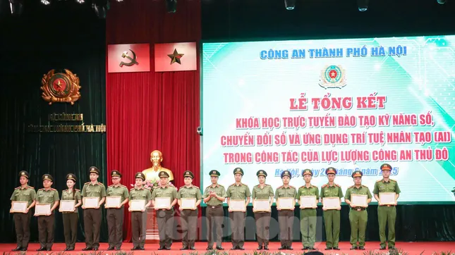 Hà Nội: Hơn 7.000 cán bộ, chiến sĩ hoàn thành khóa học ứng dụng AI ảnh 5