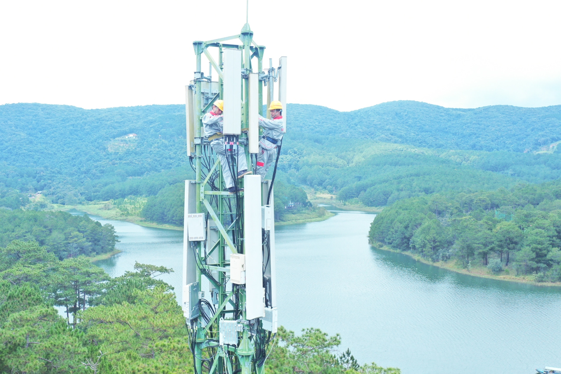 Viettel đưa hệ thống mô phỏng huấn luyện 'Made in VietNam' ra thị trường quốc tế 4 Trúng đấu giá băng tần 700 Mhz, Viettel chiếm thế thượng phong trên thị trường