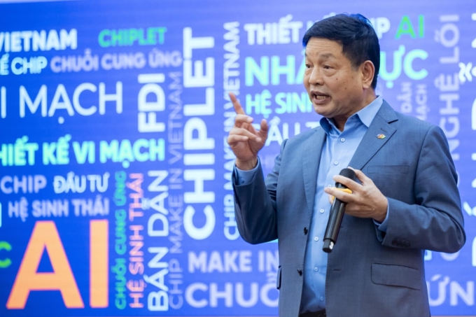 'Có khát vọng làm giàu mới đủ động lực làm AI, bán dẫn' 2 Ông Trương Gia Bình phát biểu tại sự kiện. Ảnh: Trọng Đạt