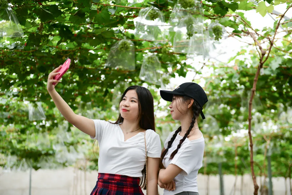 Du khách đến TP.HCM có xu hướng chọn các điểm đến có nhiều ứng dụng công nghệ số. ung-dung-AI-3.jpg