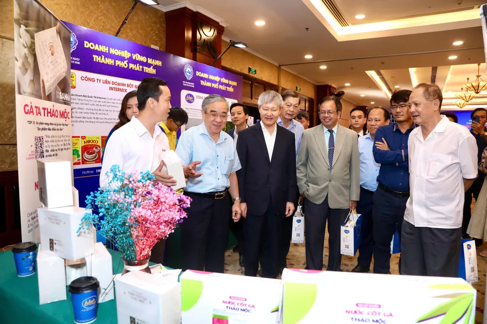 Nhà kinh doanh ‘cách nước’ cách ứng dụng AI bán hàng ảnh 1 ứng dụng AI