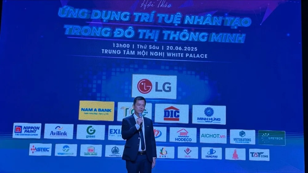 Ứng dụng trí tuệ nhân tạo trong phát triển đô thị thông minh 1 Ông Nguyễn Quốc Bảo, Chủ tịch Câu lạc bộ Bất động sản TPHCM chia sẻ trong buổi hội thảo. Ảnh: THANH HIỀN