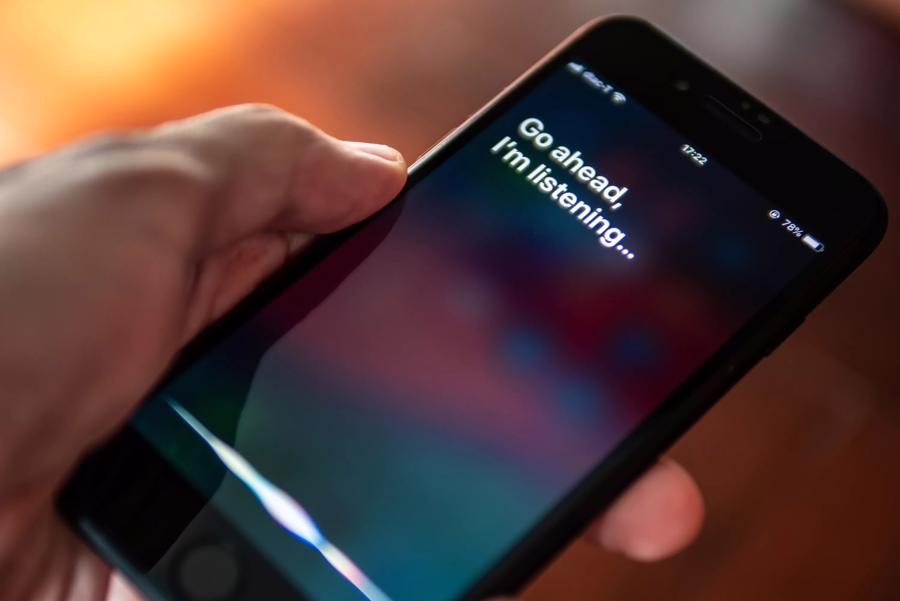 Cuộc đua AI của các big tech đang dần tới hồi kết? 2 Các ứng dụng vạn năng hứa hẹn triển vọng tươi sáng cho các ông lớn công nghệ. Ảnh: Shutterstock