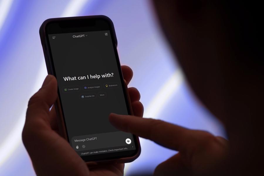 Cuộc đua AI của các big tech đang dần tới hồi kết? 1 Dường như các tập đoàn công nghệ lớn đều đang cùng nhắm tới mục tiêu xây dựng ứng dụng vạn năng. Ảnh: New York Post