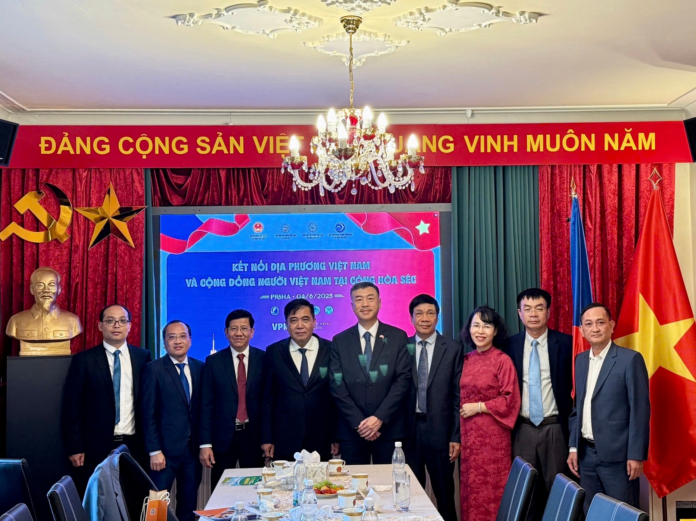 Quảng Bình quảng bá du lịch, kết nối với doanh nghiệp Việt Nam tại châu Âu 2 z6673676342159_287c43d8b86c30c5b45f5b5cc75875fd.jpg