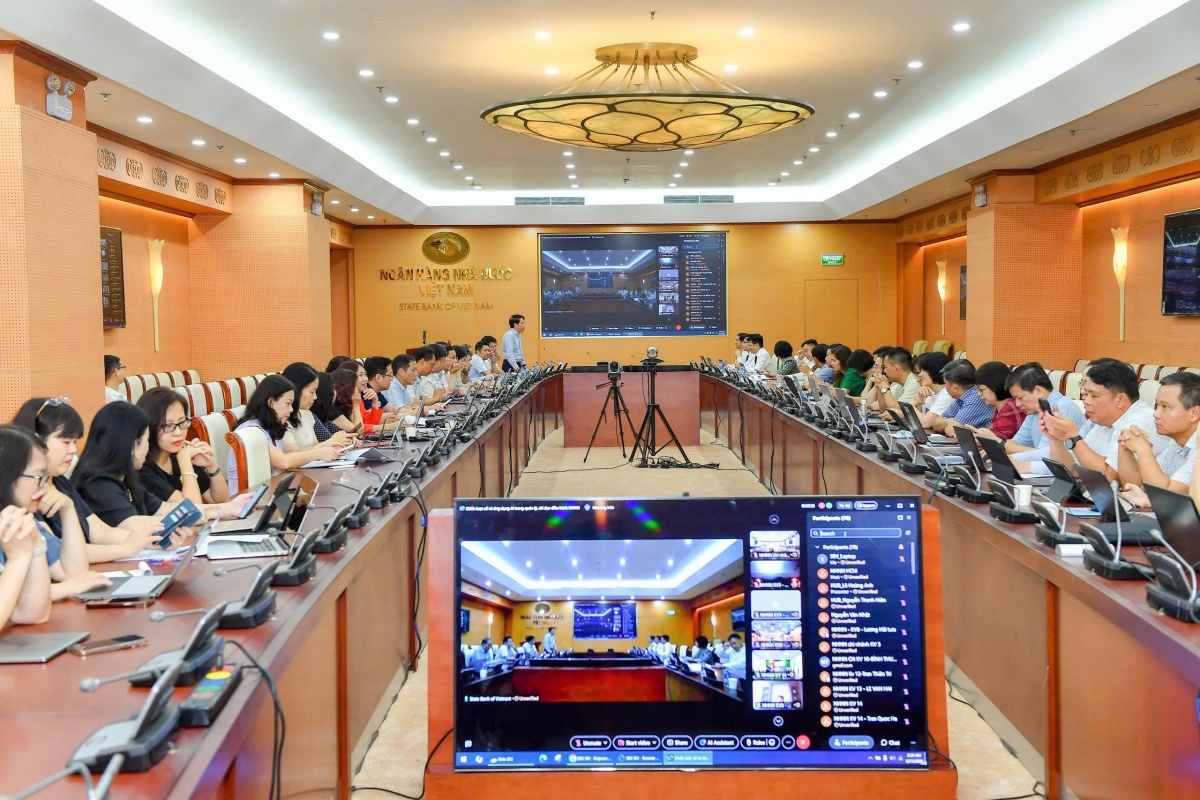 Bồi dưỡng chuyên đề về chiến lược số và ứng dụng AI cho lãnh đạo cấp Vụ và tương đương tại NHNN