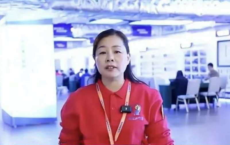 Nữ hoàng BĐS từng tuyên bố “tiền như có chân, tự chảy vào túi tôi”, 9 năm sau ôm nợ hơn 109 tỷ đồng, livestream than nghèo trong phòng trọ khiến ai cũng ngao ngán- Ảnh 1. Nữ hoàng BĐS từng tuyên bố “tiền như có chân, tự chảy vào túi tôi”, 9 năm sau ôm nợ hơn 109 tỷ đồng, livestream than nghèo trong phòng trọ khiến ai cũng ngao ngán- Ảnh 1.