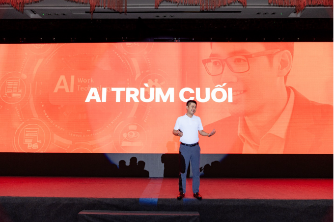 Nền tảng 1Office tích hợp AI Agents do người Việt phát triển 1 Ông Lê Việt Thắng, nhà sáng lập kiêm CEO của 1Office tại sự kiện. Ảnh: 1Office