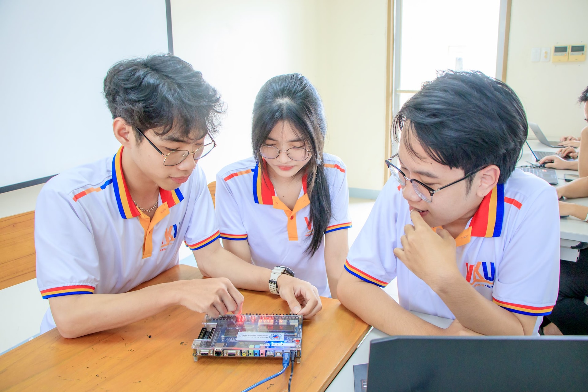 Đại học Đà Nẵng thúc đẩy ứng dụng trí tuệ nhân tạo trong giảng dạy đại học 2 1-7, ứng dụng AI 5
