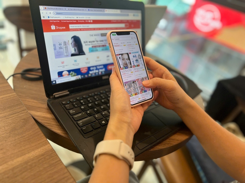 Điều tiết NSTW hưởng 100% đối với số thu từ hoạt động kinh doanh thương mại điện tử, kinh doanh dựa trên nền tảng số. 	Ảnh: H.Anh