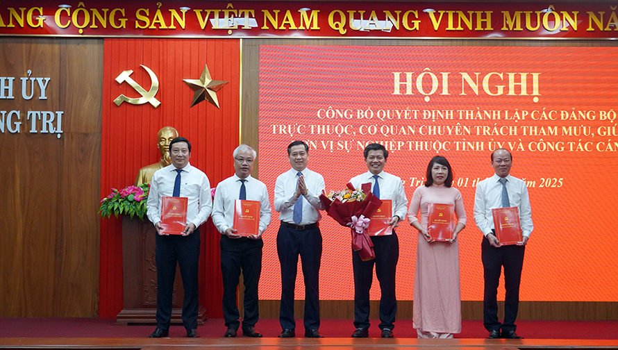 Công bố thành lập đảng bộ, cơ quan chuyên trách, đơn vị trực thuộc Tỉnh ủy Quảng Trị
