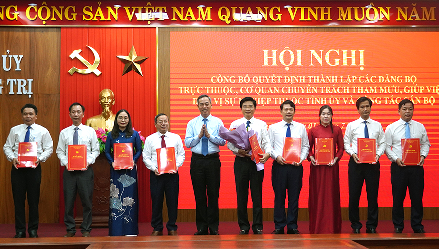 Công bố thành lập đảng bộ, cơ quan chuyên trách, đơn vị trực thuộc Tỉnh ủy Quảng Trị