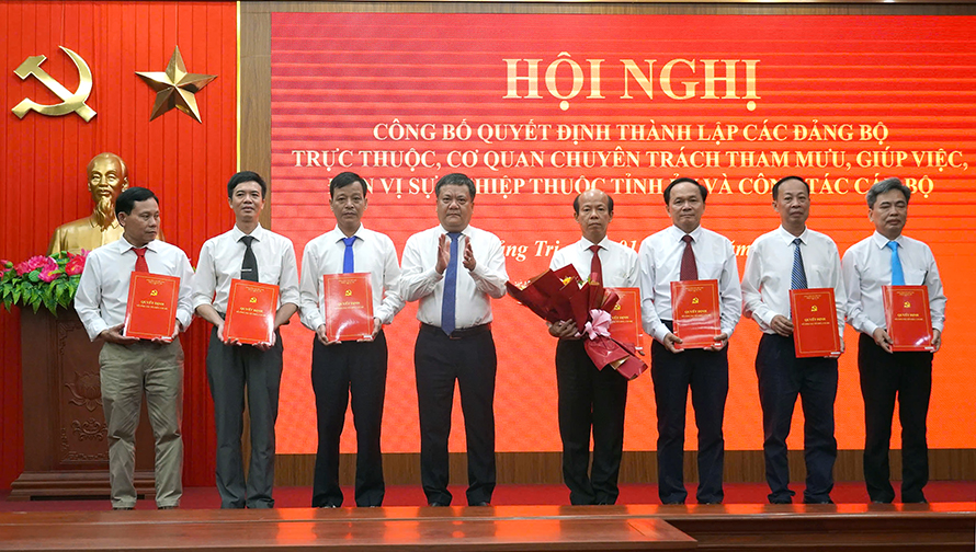 Công bố thành lập đảng bộ, cơ quan chuyên trách, đơn vị trực thuộc Tỉnh ủy Quảng Trị