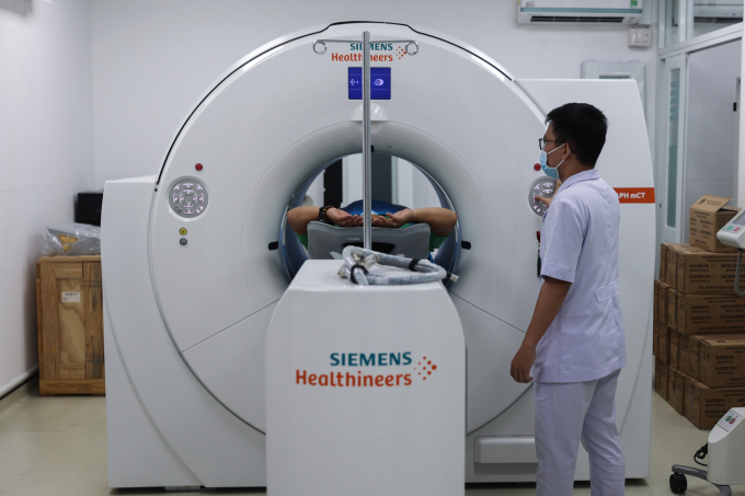 Chợ Rẫy đưa AI, robot vào chữa ung thư 2 Chụp PET/CT trong điều trị ung thư tại Bệnh viện Chợ Rẫy. Ảnh: Quỳnh Trần