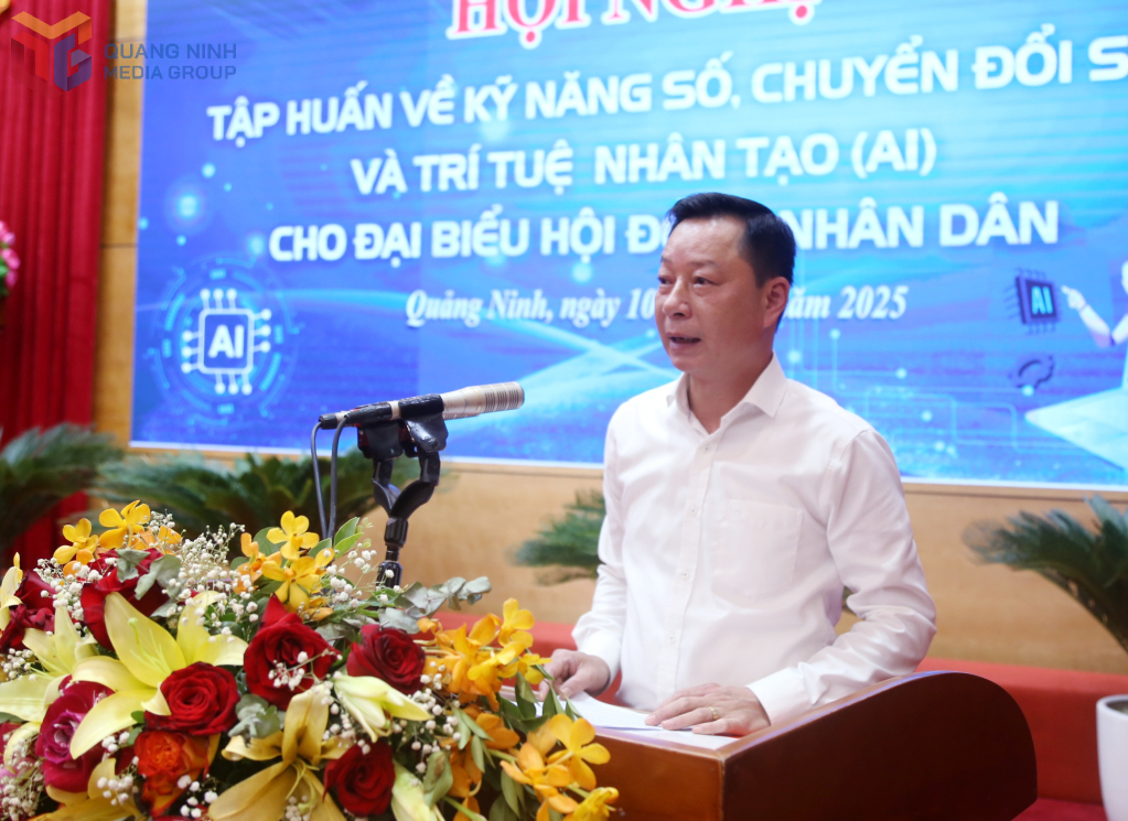 Tập huấn về kỹ năng số, chuyển đổi số và trí tuệ nhân tạo (AI) cho đại biểu HĐND 2 g