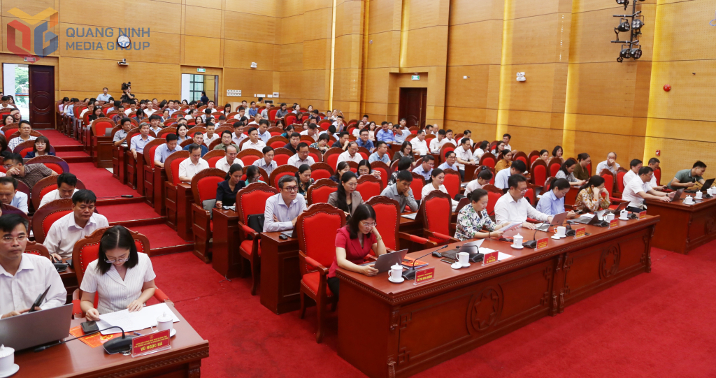 Tập huấn về kỹ năng số, chuyển đổi số và trí tuệ nhân tạo (AI) cho đại biểu HĐND 1 g