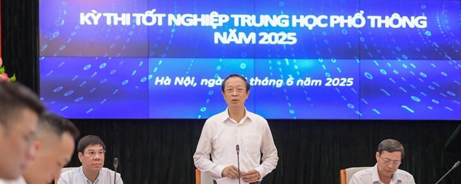Thứ trưởng thường trực Bộ Giáo dục và Đào tạo Phạm Ngọc Thưởng chủ trì buổi họp báo - Sputnik Việt Nam, 1920, 27.06.2025