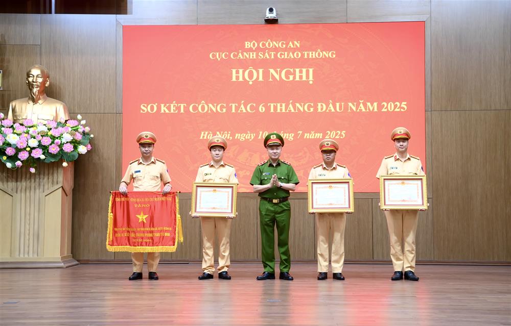 Công khai số điện thoại Cục trưởng Cảnh sát giao thông để tiếp nhận phản ánh 2 687926284116fe7023990892
