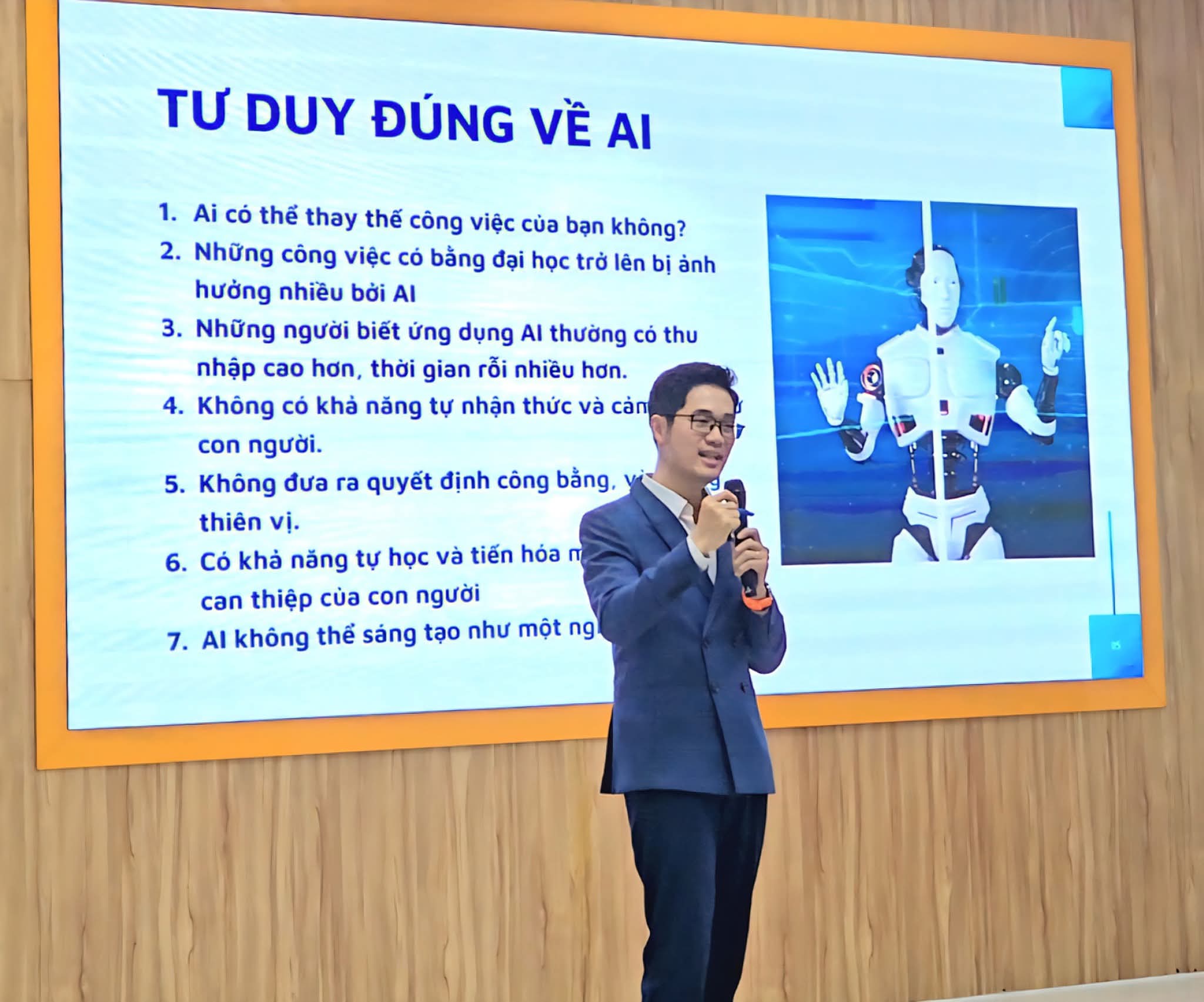 Công an phường Nam Đông Hà tăng cường ứng dụng AI nâng cao hiệu quả công việc 4 FB IMG 1753422166866