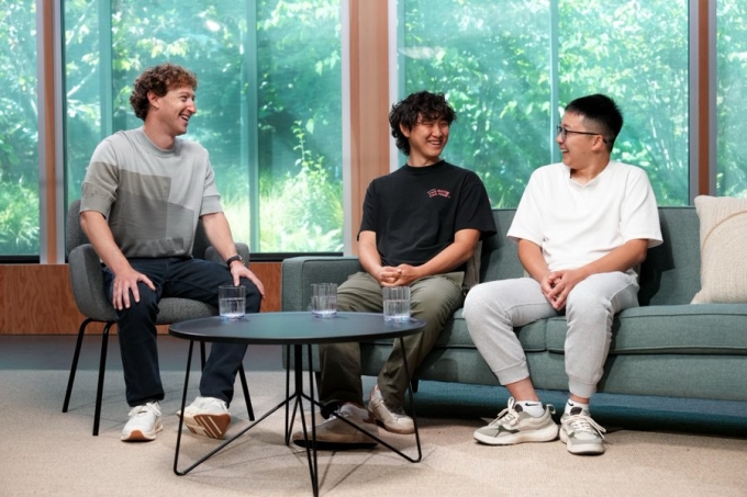 (Từ trái sang phải) Mark Zuckerberg, Alexandr Wang và Shengjia Zhao. Ảnh: X/Mark Zuckerberg