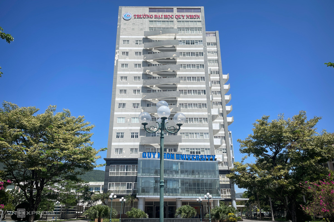 Đại học Quy Nhơn đào tạo nhân lực bán dẫn, AI 2 Trường Đại học Quy Nhơn. Ảnh: Trần Hóa