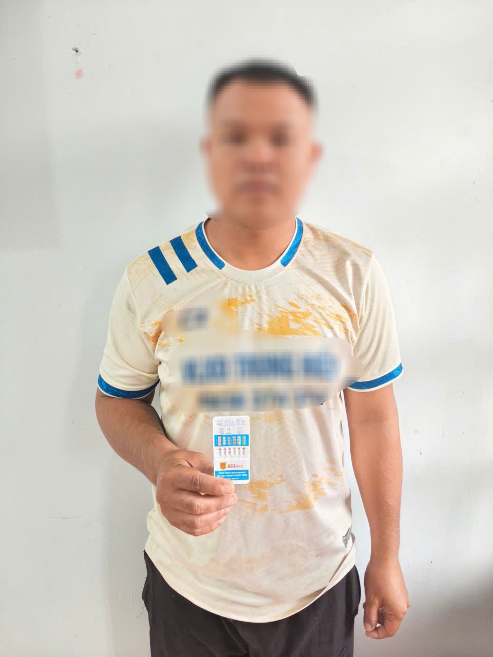Công an xã Nam Cửa Việt phát hiện, bắt giữ nhóm đối tượng có hành vi mua bán và tổ chức sử dụng trái phép chất ma túy 3 IMG 20250728 070537
