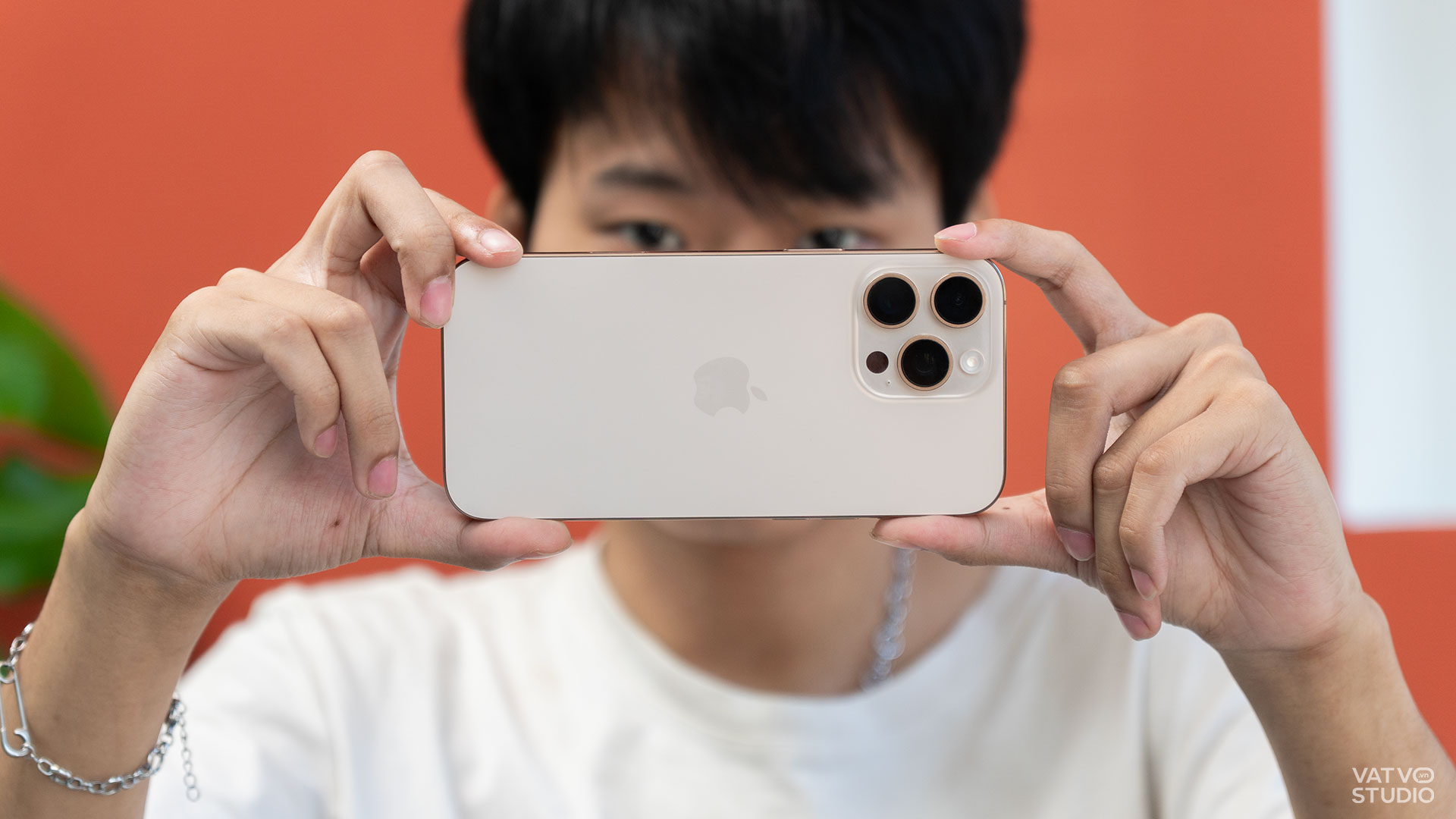 iPhone 16 Series sau 9 tháng, đâu sẽ là lựa chọn đáng tiền nhất? 9 Mot ngay dung pin iPhone 16 Pro Max 3