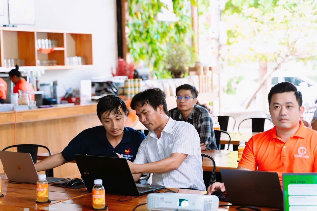 Các doanh nghiệp trên địa bàn Khánh Hòa đã mạnh dạn ứng dụng công nghệ AL trong sản xuất, kinh doanh 1 al cam lam 2 1043