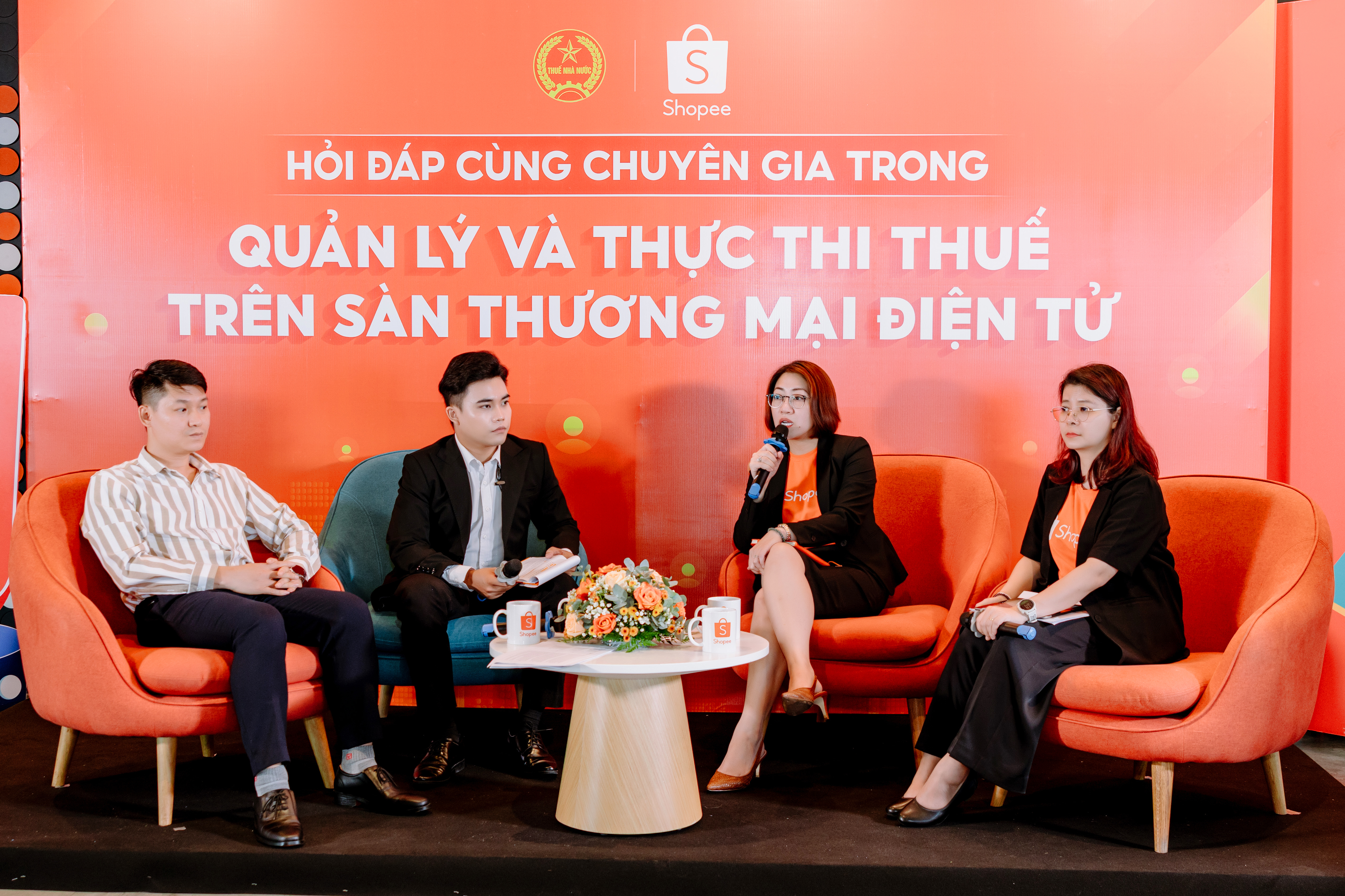 Shopee tăng cường phối hợp với cơ quan thuế, hỗ trợ người bán tuân thủ Nghị định 117 1 Ngày 23/7/2025, Shopee tổ chức hội thảo “Hỏi đáp cùng chuyên gia trong quản lý và thực thi thuế trên sàn thương mại điện tử”, kết nối hàng ngàn người bán với sàn và cơ quan thuế.