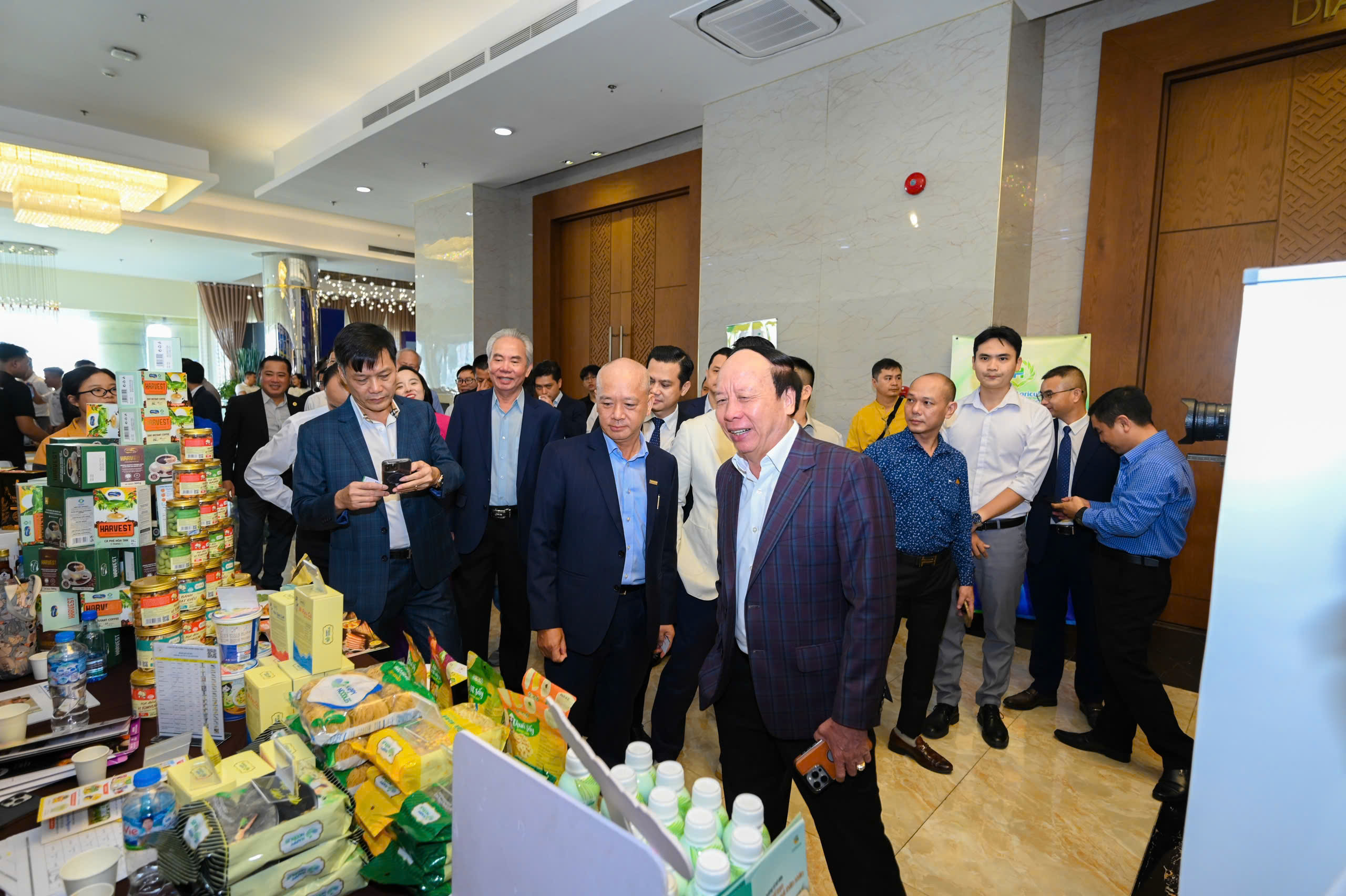 Các Đại biểu tham gia các dan hàng của hội doanh nghiệp.