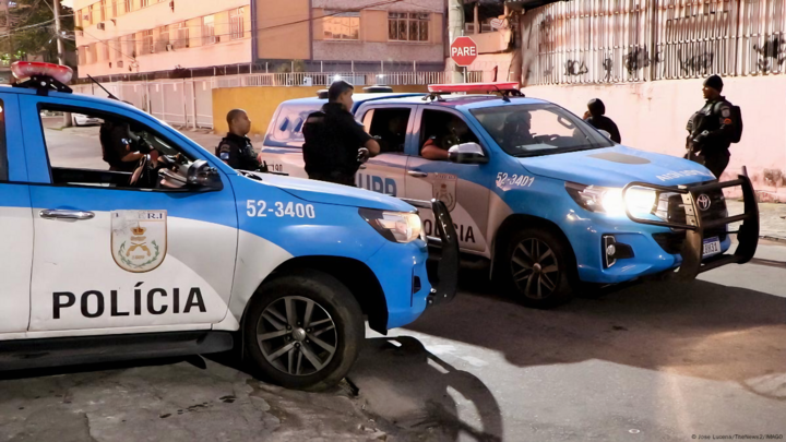 Tòa án Mỹ ra phán quyết AI được dùng nội dung mạng miễn phí 3 Cảnh sát Brazil đang làm nhiệm vụ. (Ảnh minh họa - nguồn AP)