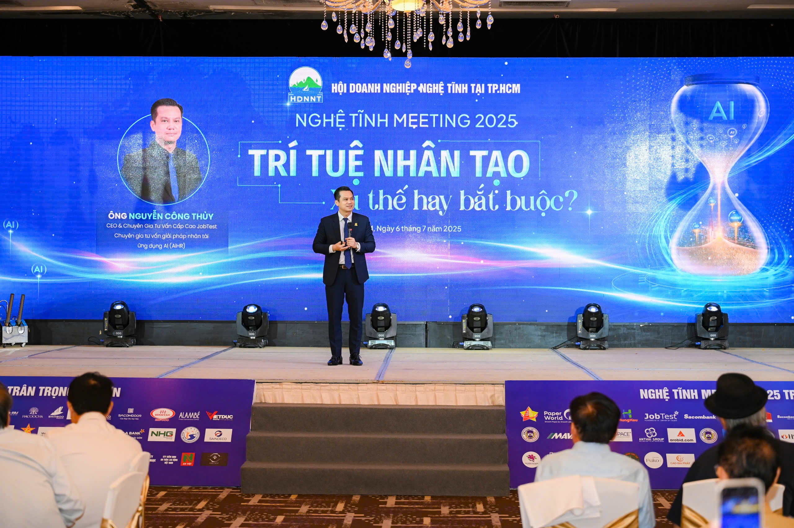 Doanh Nhân NGuyễn Công Thủy.