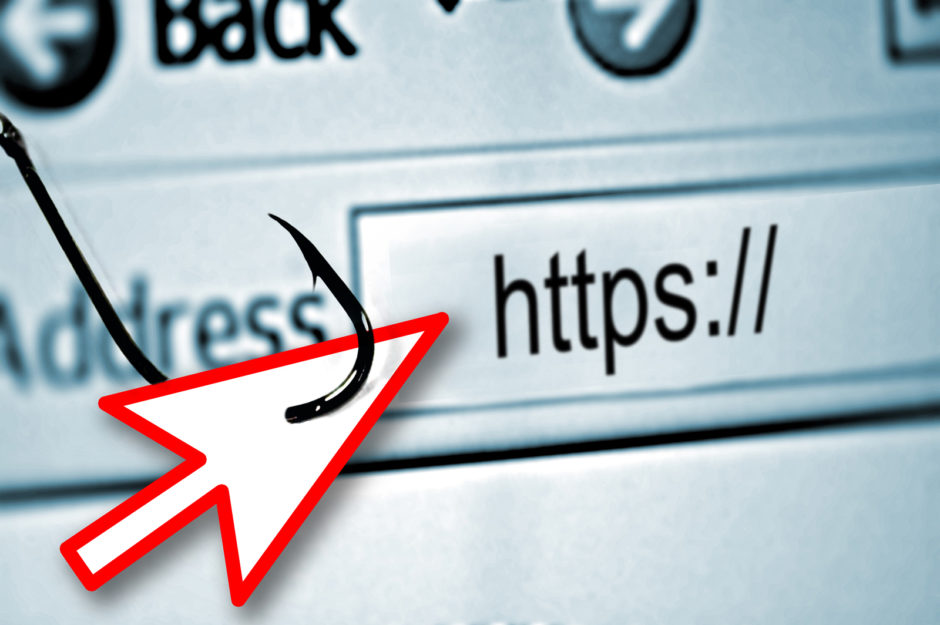 Những thói quen vô tình giúp mã độc lẻn vào điện thoại 5 fakewebsite 940x625 1752901170601 17529011709371391921270