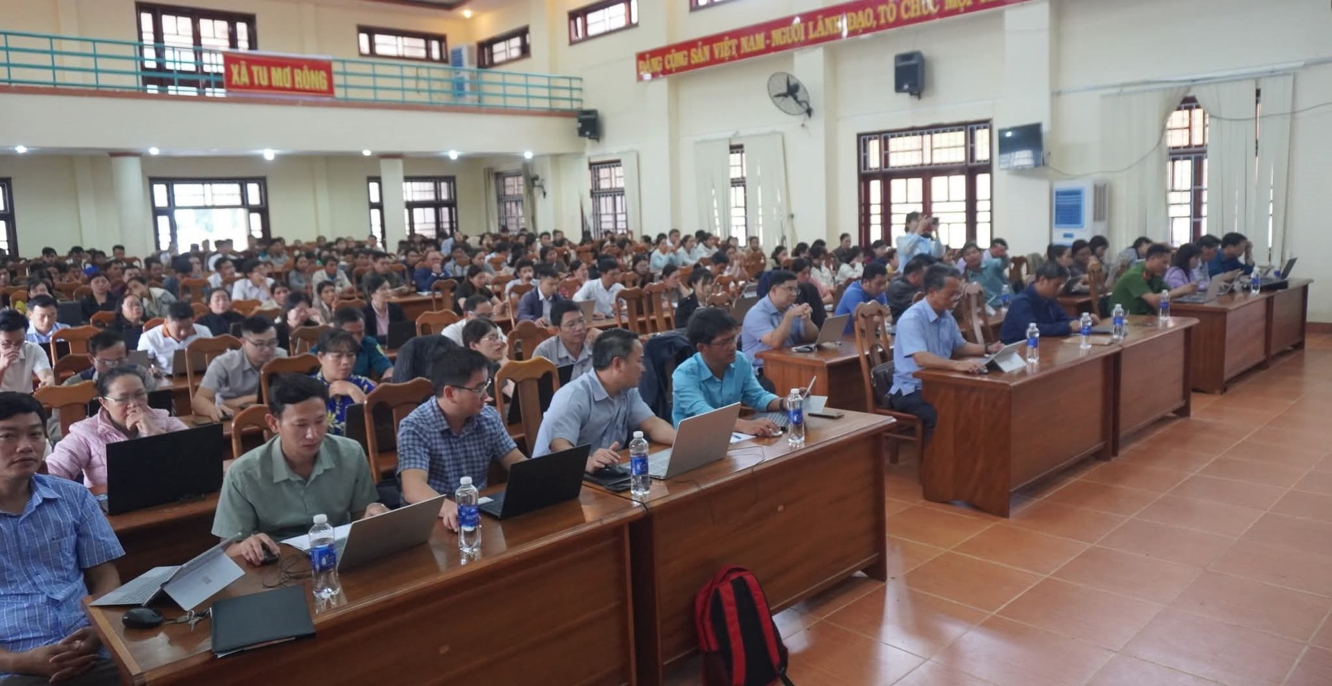 Bồi dưỡng ứng dụng AI 2 fb_img_1751944073980.jpg