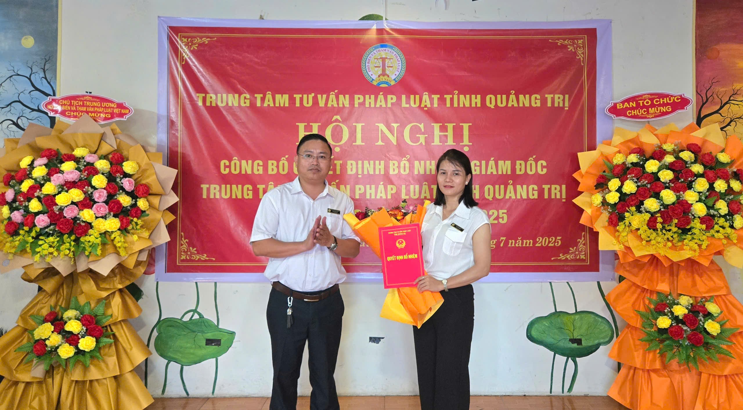 Công bố Quyết định bổ nhiệm Giám đốc Trung tâm Tư vấn Pháp luật tỉnh Quảng Trị 2 h2-1752026604.jpg