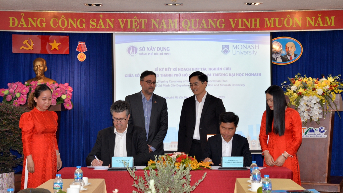 tp.hcm hop tac voi Dai hoc monash ung dung ai, cong nghe so vao giao thong thong minh hinh anh 2