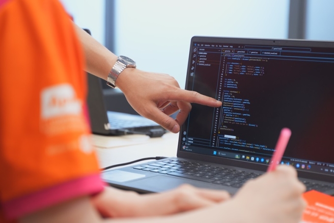 'Có AI, sinh viên lập trình sẽ thiệt nếu vẫn học theo cách cũ' 1 FPT Aptech chú trọng nền tảng kiến thức và cập nhật công nghệ. Ảnh: FPT Aptech