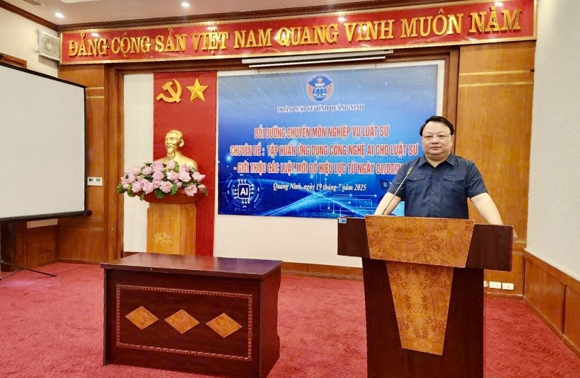 Luật sư Vũ Hữu Quý, Chủ nhiệm Đoàn Luật sư tỉnh Quảng Ninh phát biểu.