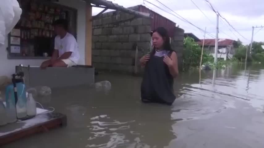 Cô gái sống chung với lũ, kiếm bộn tiền nhờ sản phẩm ai cũng cần - Ảnh 1.