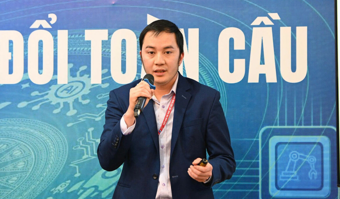 Trí thức trẻ hiến kế ứng dụng công nghệ thích ứng với biến đổi toàn cầu 2 TS Phạm Anh Tuấn chia sẻ ý kiến tại diễn đàn. Ảnh: Hải Đăng