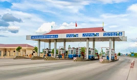 Quảng Trị tổng hợp số ô tô con cán bộ sử dụng khi đi làm qua Trạm thu phí BOT Quán Hàu- Ảnh 1. Quảng Trị tổng hợp số ô tô con cán bộ sử dụng khi đi làm qua Trạm thu phí BOT Quán Hàu- Ảnh 1.
