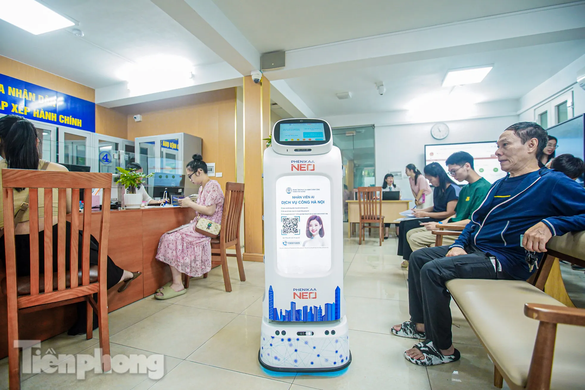 Độc đáo 'nhân viên AI' phục vụ hành chính công tại Hà Nội ảnh 13