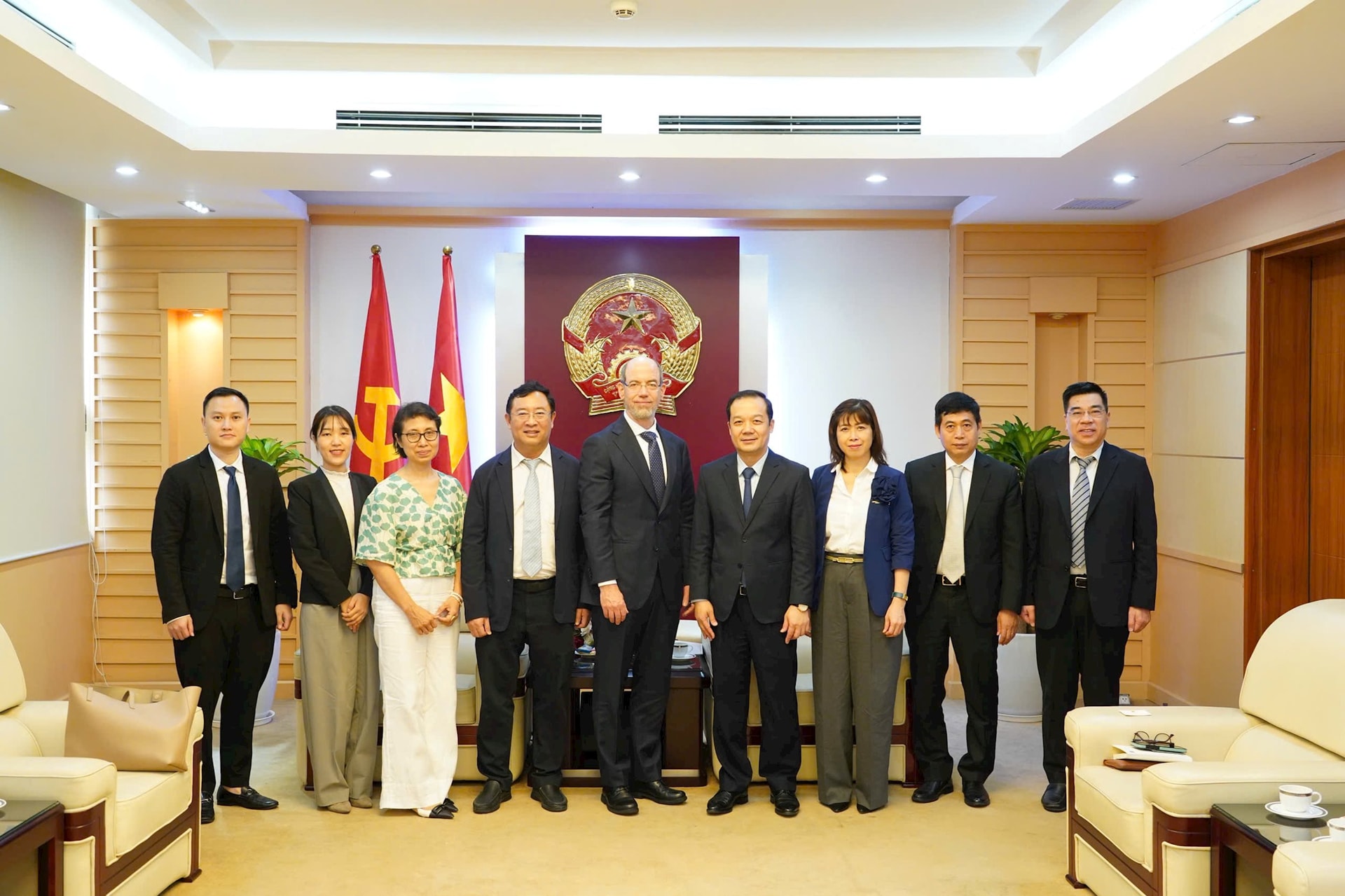 Bộ KH&CN và Google nâng tầm hợp tác về khoa học công nghệ, chuyển đổi số và ứng dụng AI 2 thu-truong-long-tiep-google-2.jpg