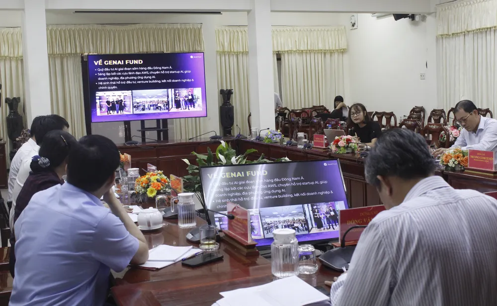 Thành ủy TP Cần Thơ tổ chức hội nghị đẩy mạnh thực hiện chuyển đổi số bằng trí tuệ nhân tạo. Ảnh: NHẪN NAM tp-can-tho.JPG
